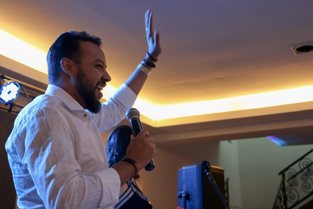 Gleidson Andrade palestrando no INAI — Encontro Nacional de Natação