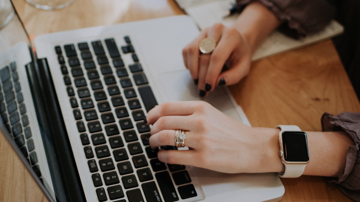 Como escrever bons pedidos para a IA: o guia de prompts para quem não é técnico